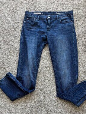 Gap 1969 Girlfriend Jeans - Size 29L